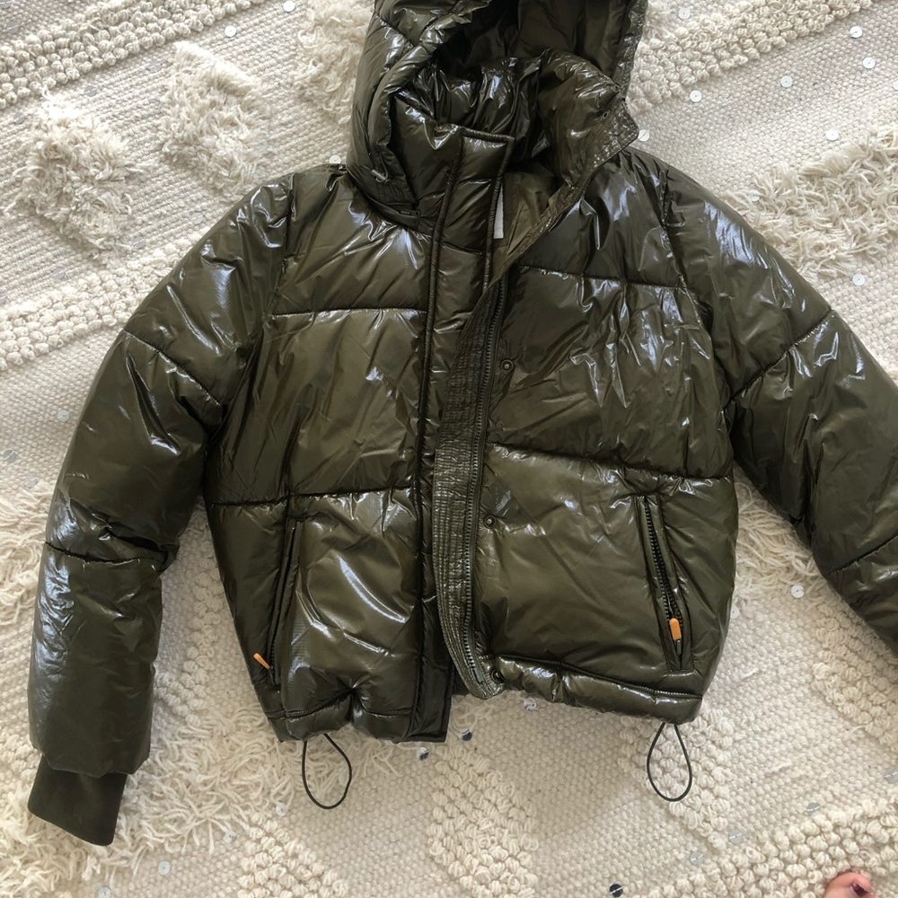 Upcycled Cropped Midweight Puffer Jacket